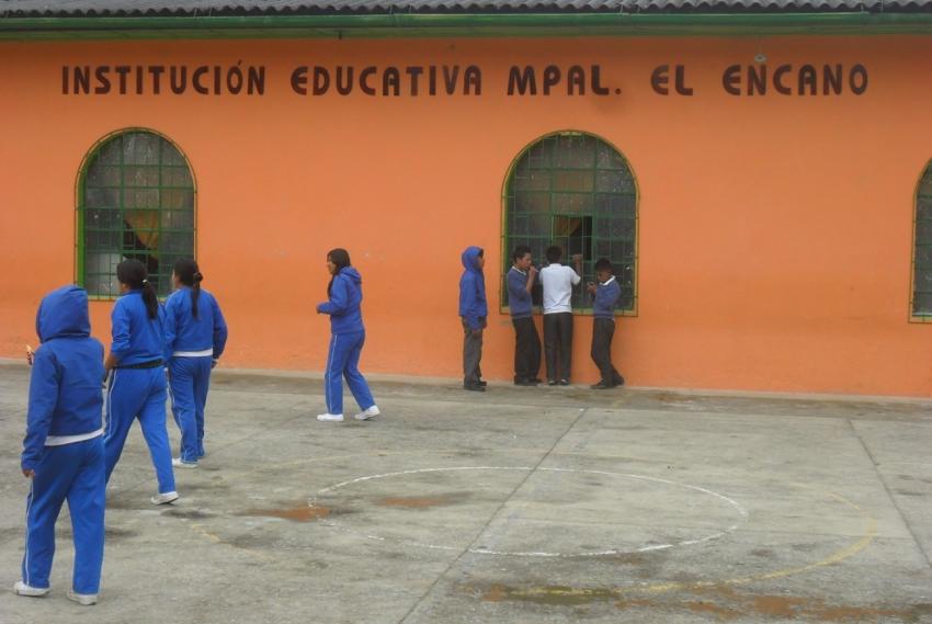 Navegando el saber. Los retos del aprendizaje entre el agua y las montañas de los Andes