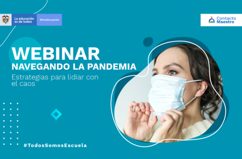 una mujer poniéndose un tapabocas