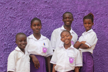 Estudiantes de Rising Network Academy en Sierra Leona y Liberia (África)